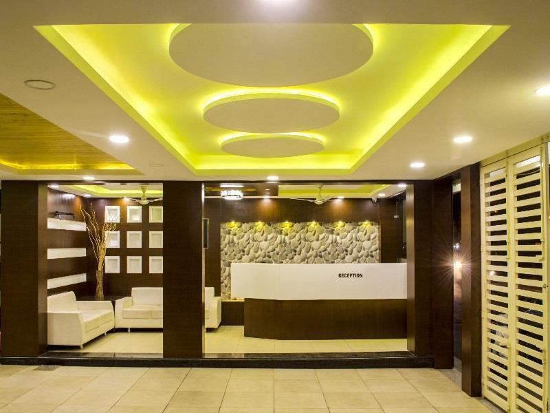 אויאיין Hotel Kalpana Palace מראה חיצוני תמונה